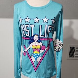 Wonder Woman JUST LIFT DC Original Graphic Long Sleeve Tee